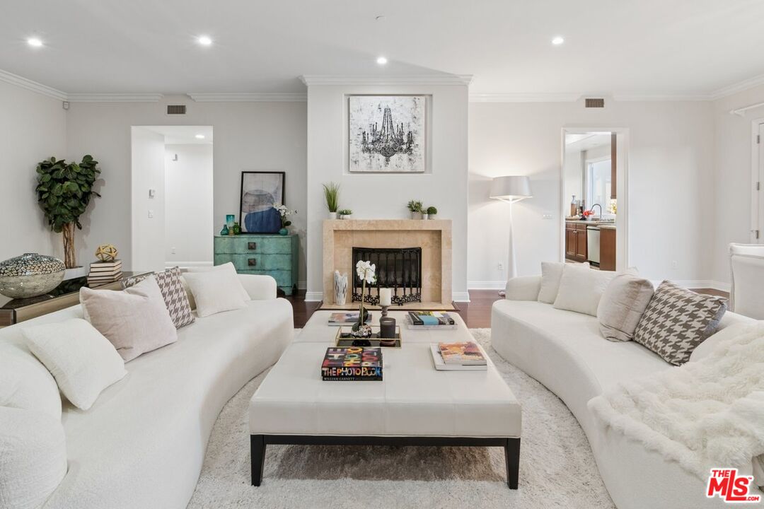 143 N Arnaz Dr Unit: 102