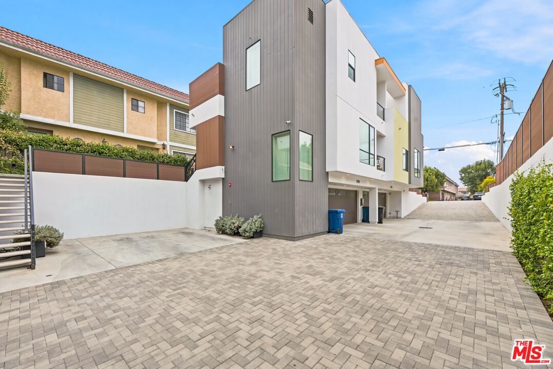 81 Palmetto Dr