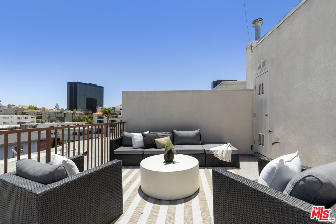 11723 Mayfield Ave Unit: 3