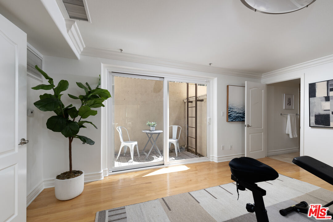 11723 Mayfield Ave Unit: 3