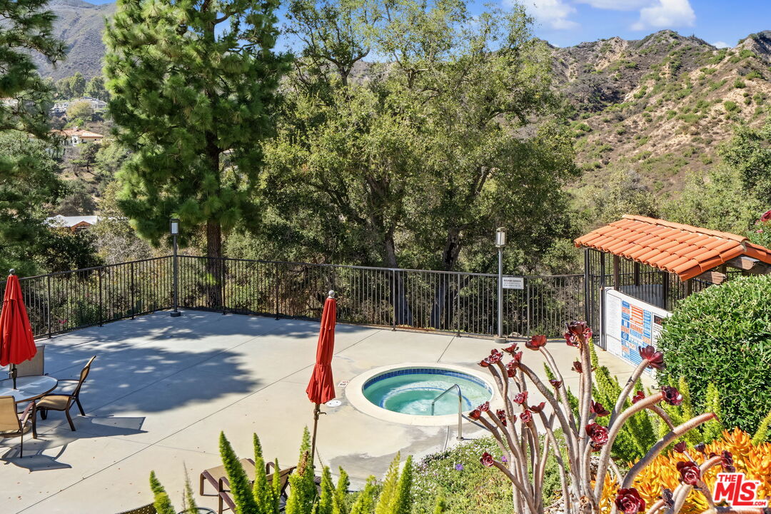 1535 Michael Ln