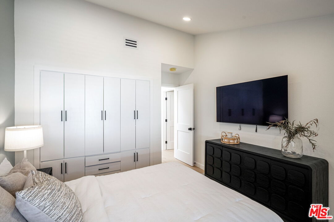 1535 Michael Ln
