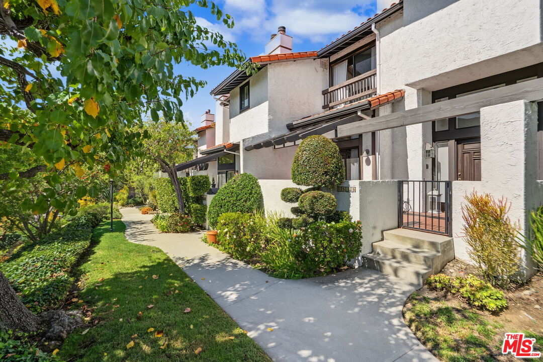 1535 Michael Ln