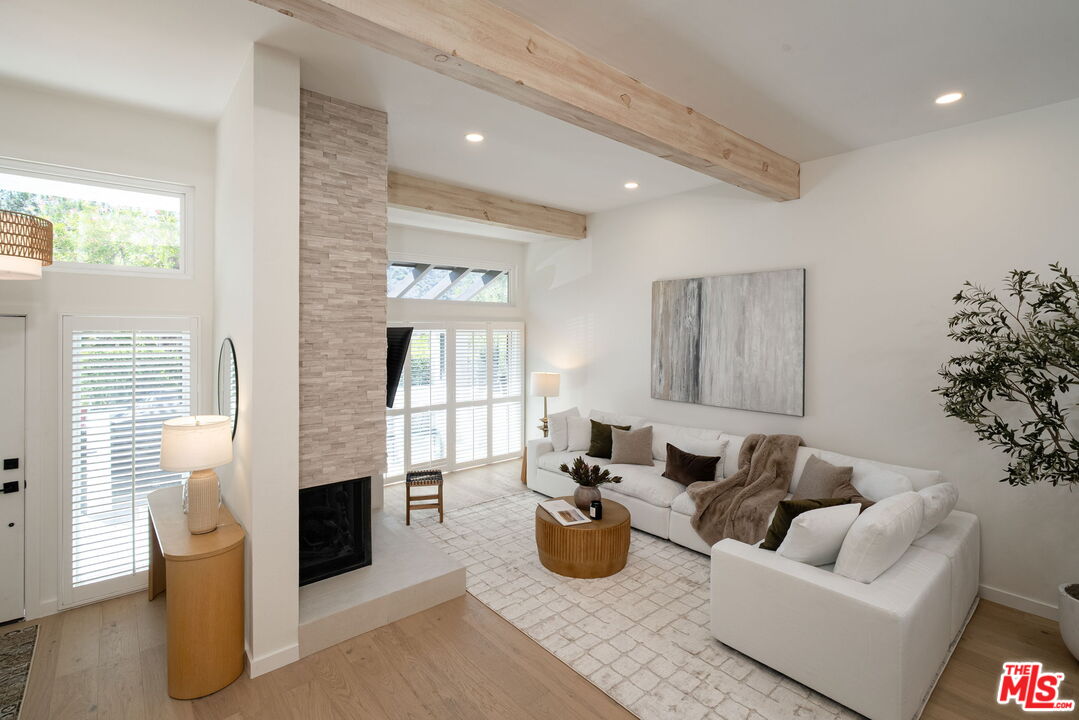 1535 Michael Ln