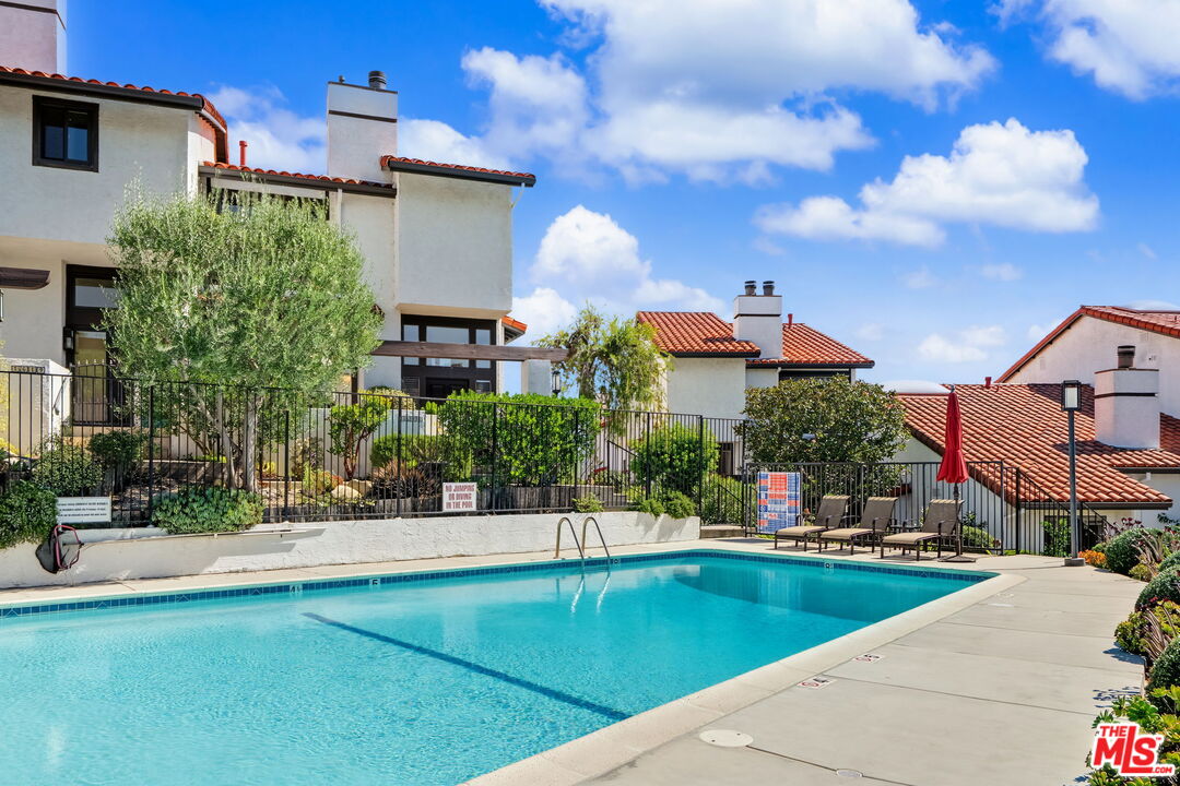 1535 Michael Ln