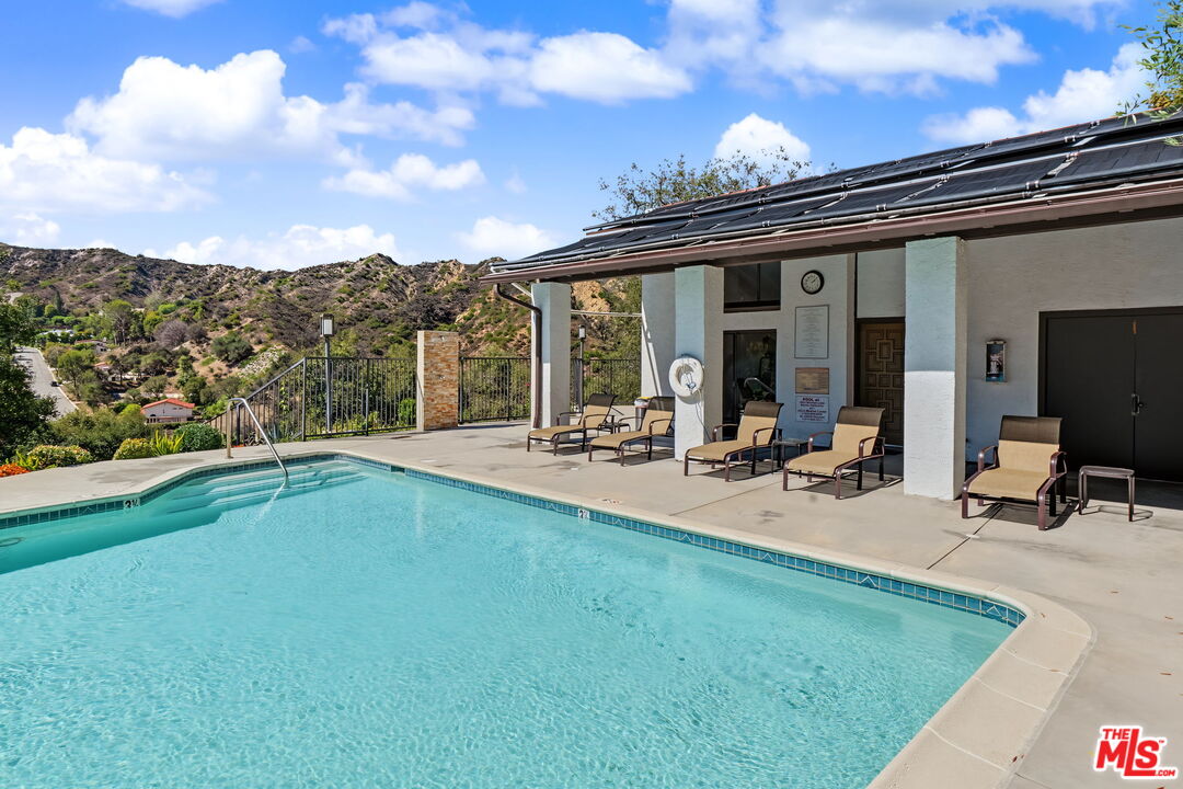 1535 Michael Ln