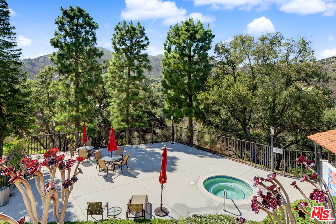 1535 Michael Ln