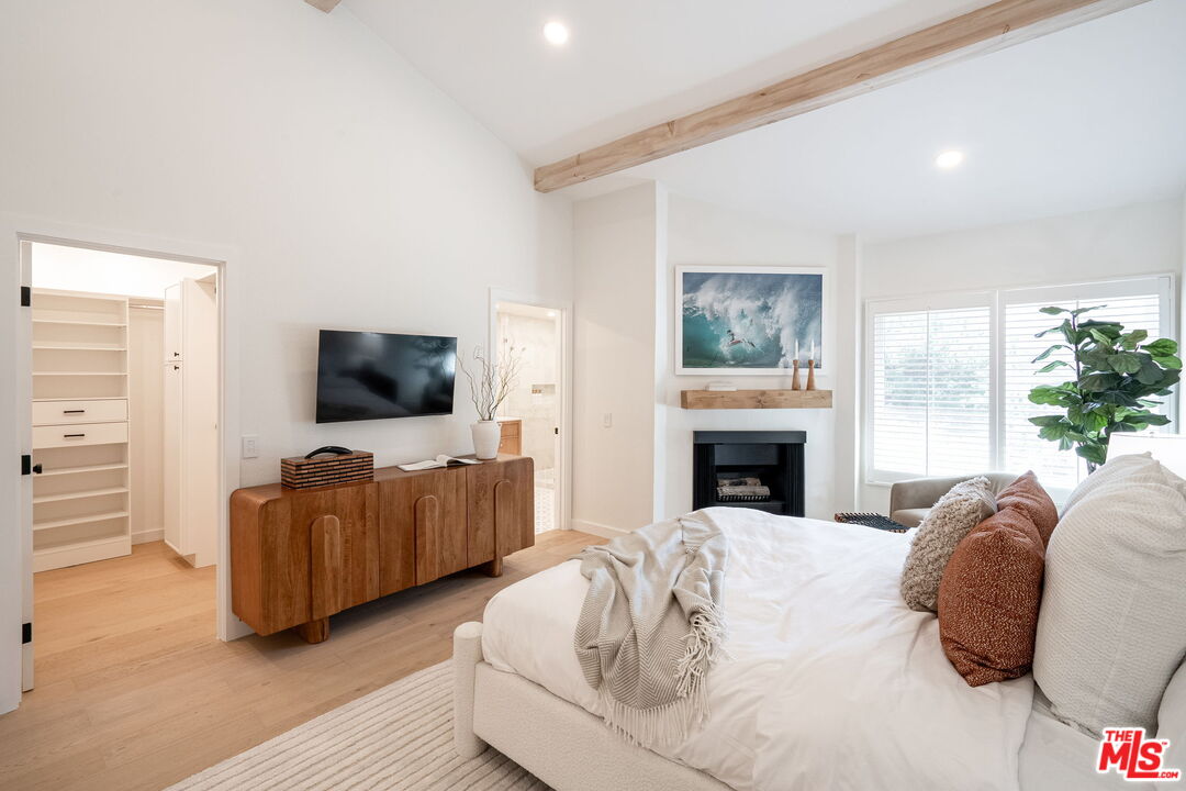 1535 Michael Ln