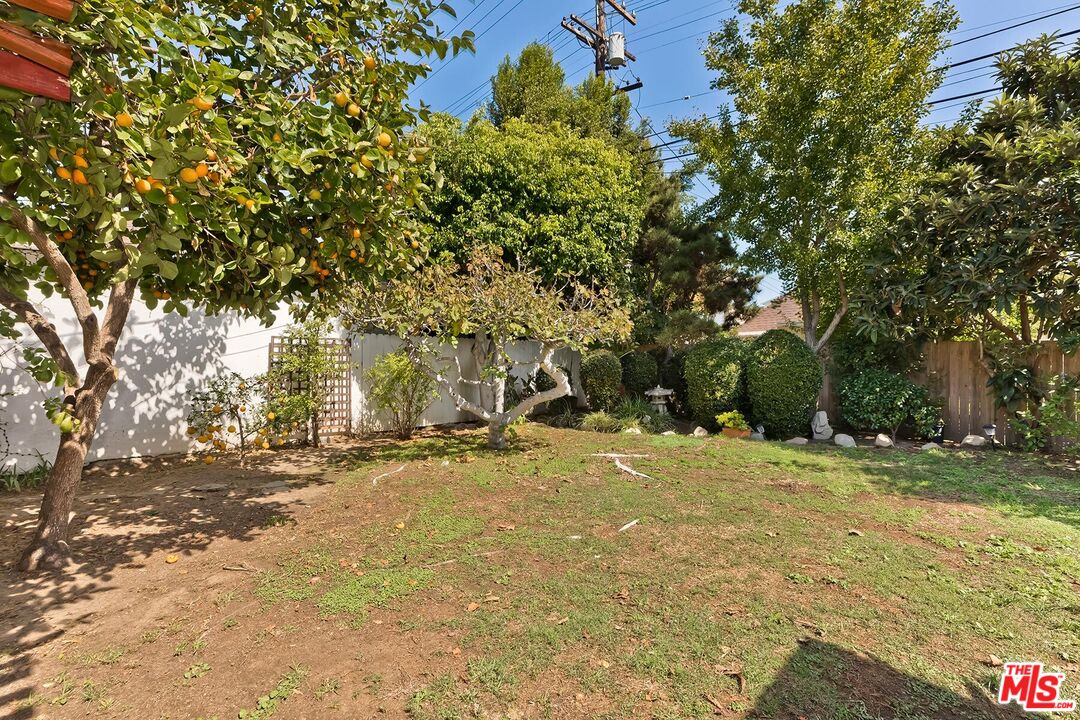 428 S Gretna Green Way