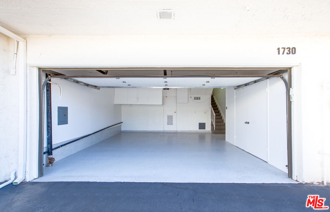 1730 Palisades Dr
