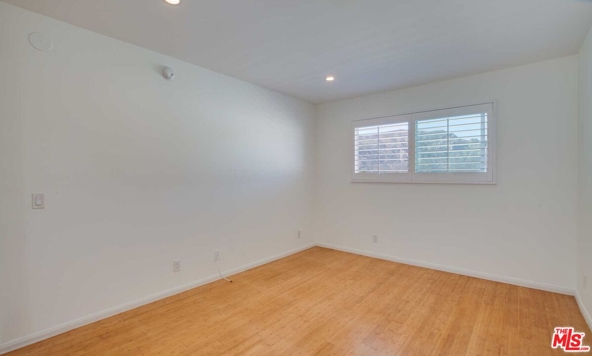 1730 Palisades Dr