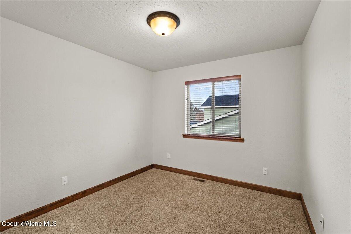 6661 N GAVIN LOOP