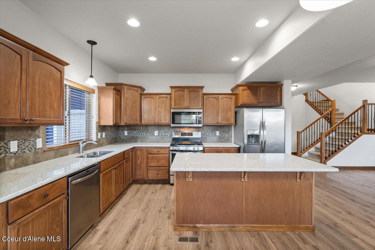 6661 N GAVIN LOOP