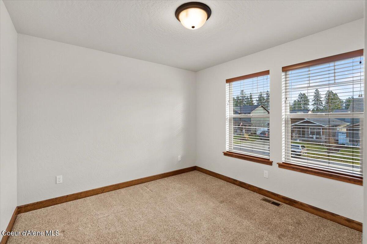 6661 N GAVIN LOOP