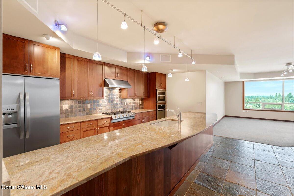 601 E FRONT AVE #1504