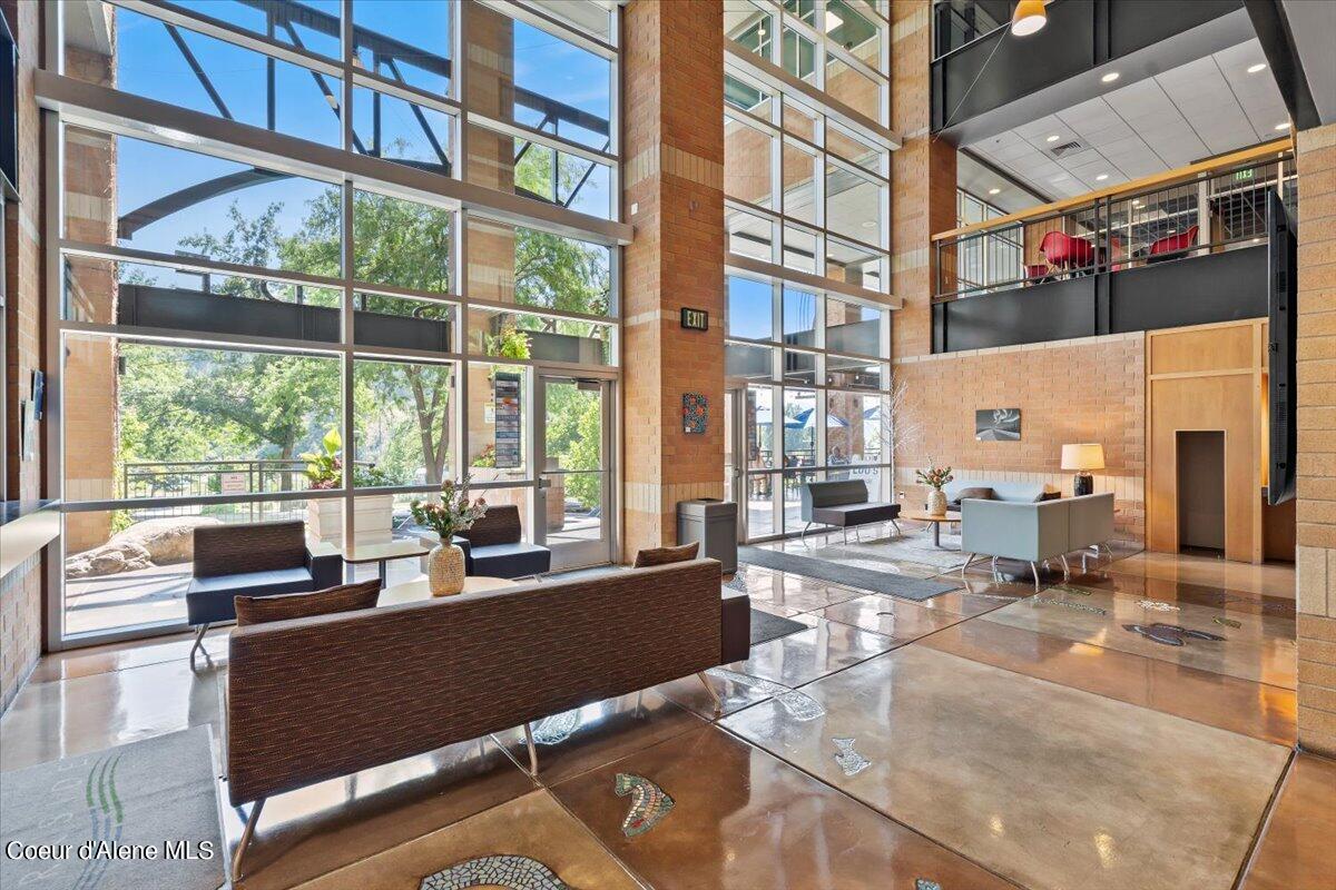 601 E FRONT AVE #1504