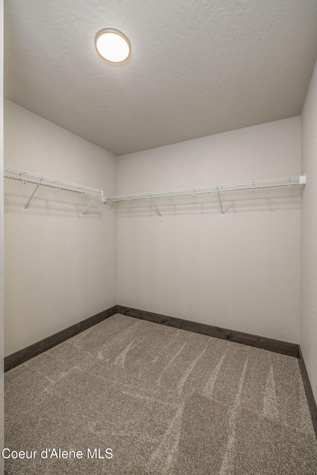 7832 E Autry Ln, Athol