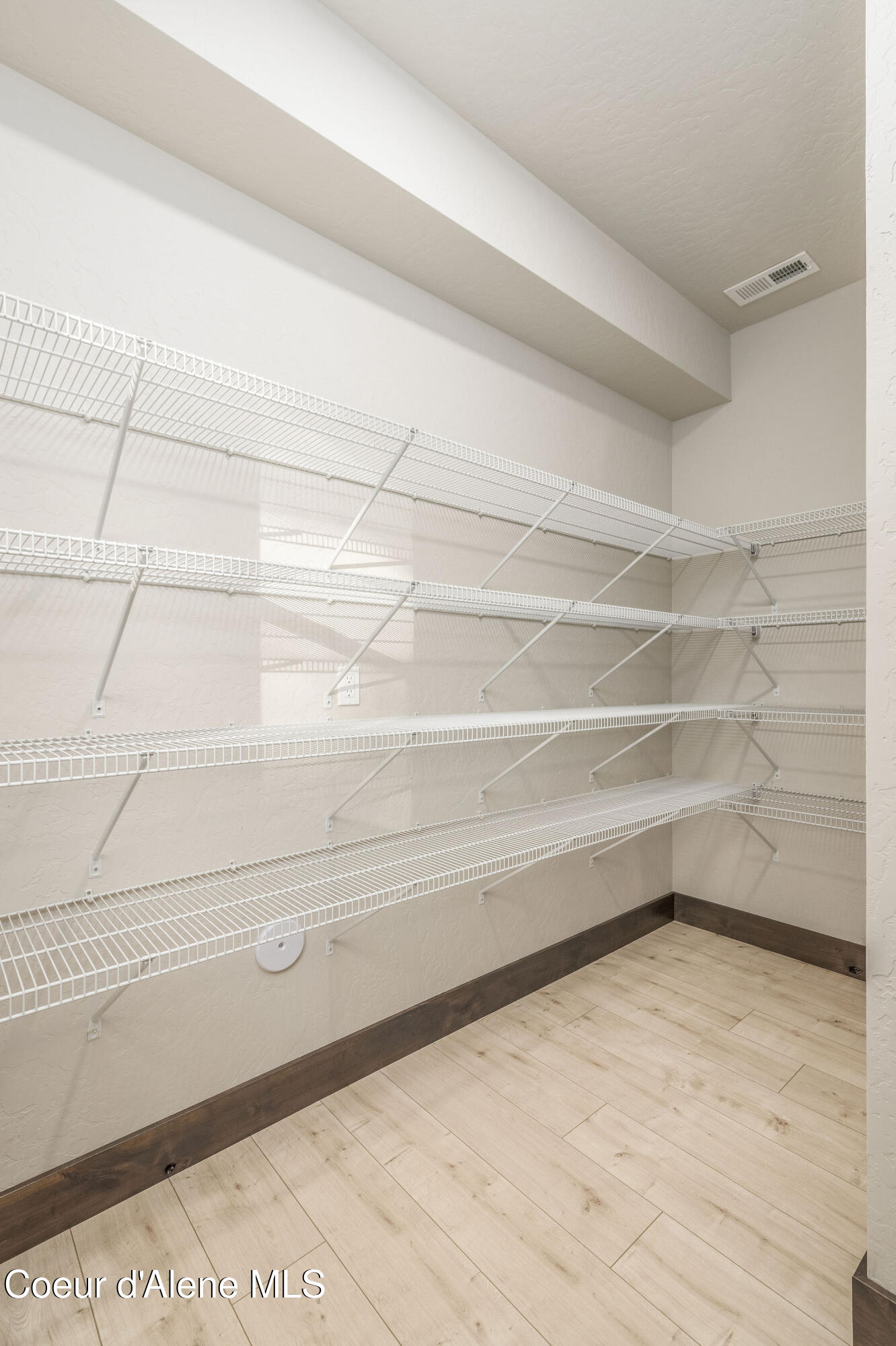 7832 E Autry Ln, Athol