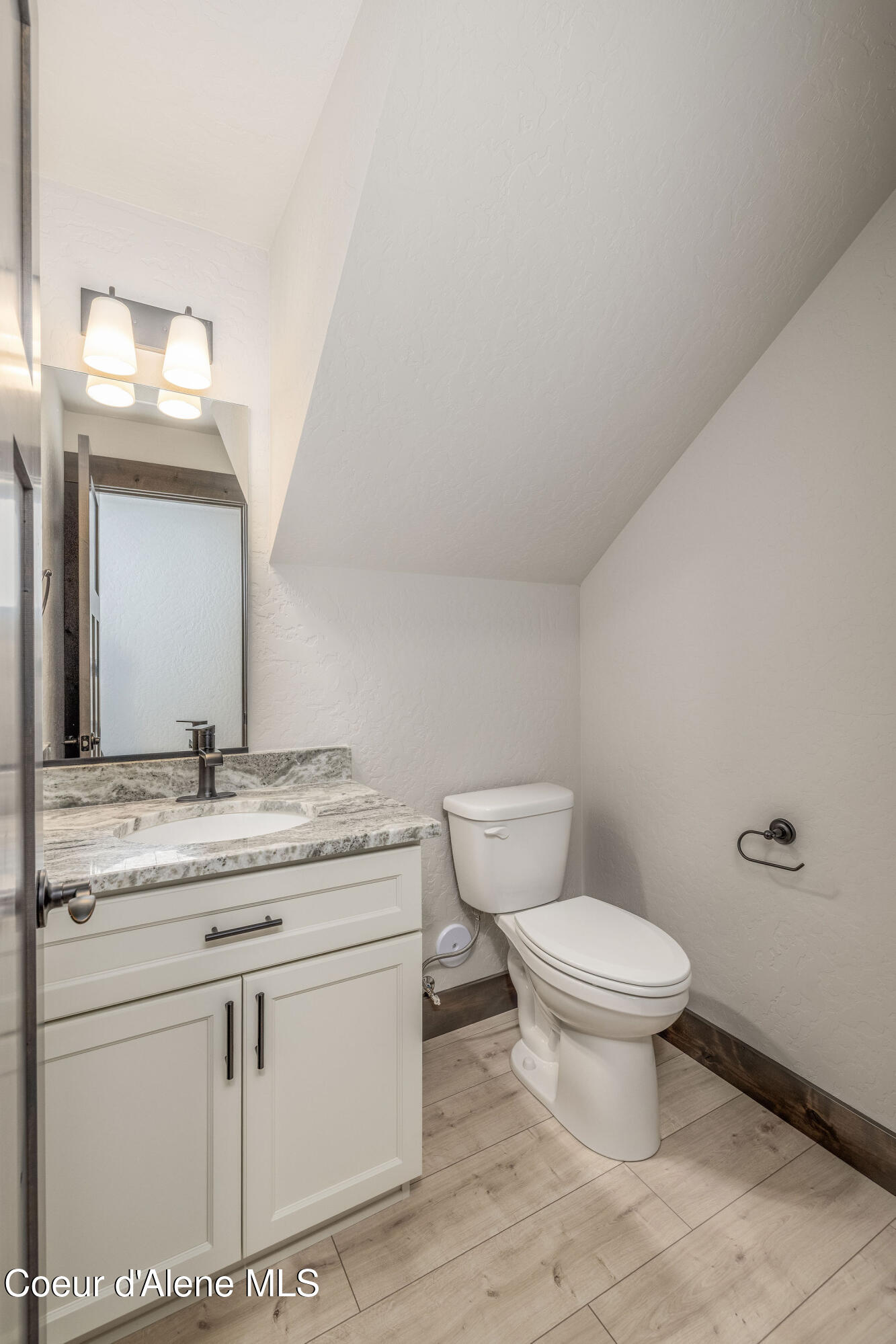 7832 E Autry Ln, Athol