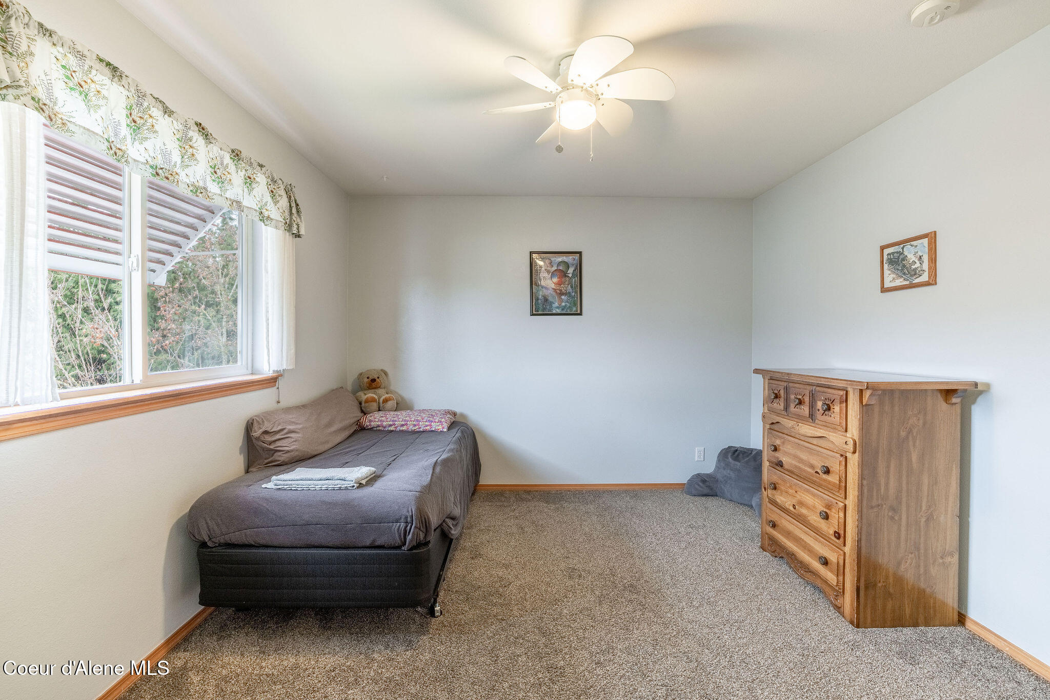 2044 W Canfield Ave