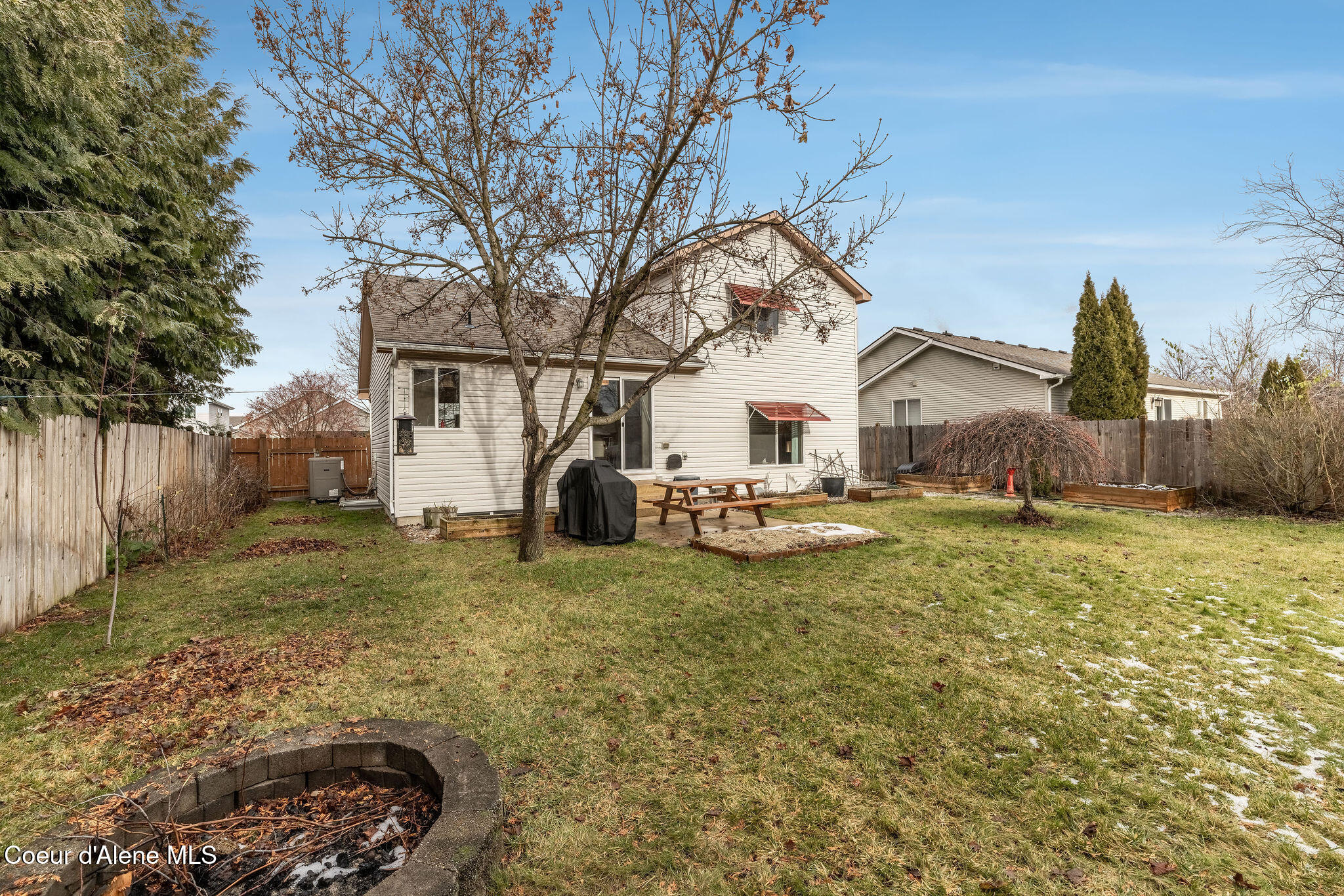 2044 W Canfield Ave