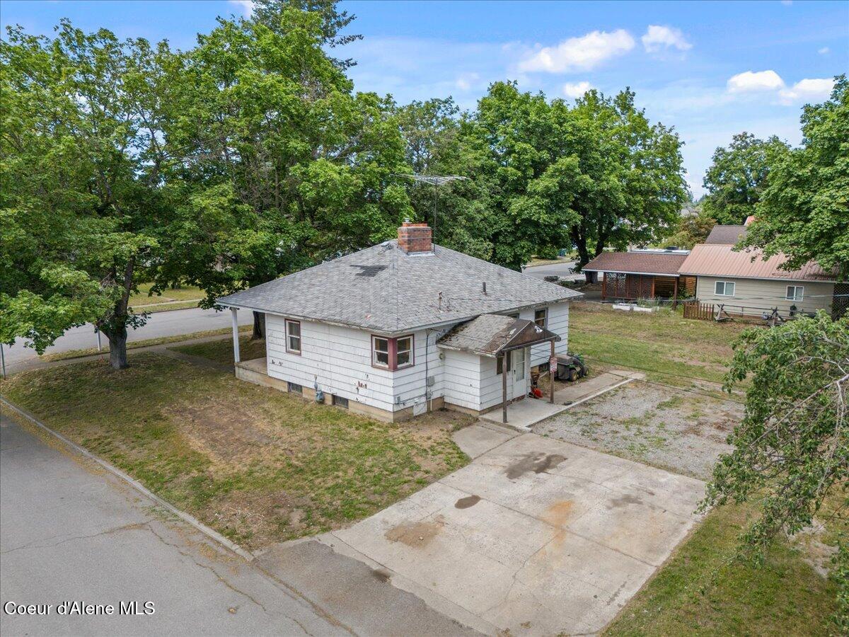 1402 N 5TH ST