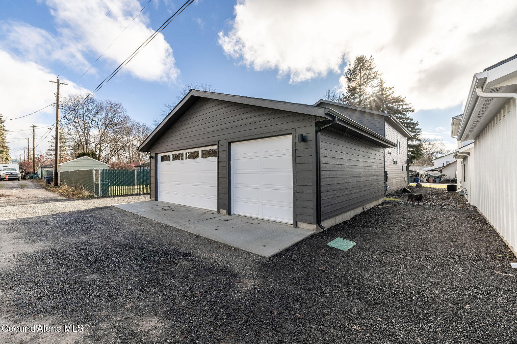 1107 E ST MARIES AVE