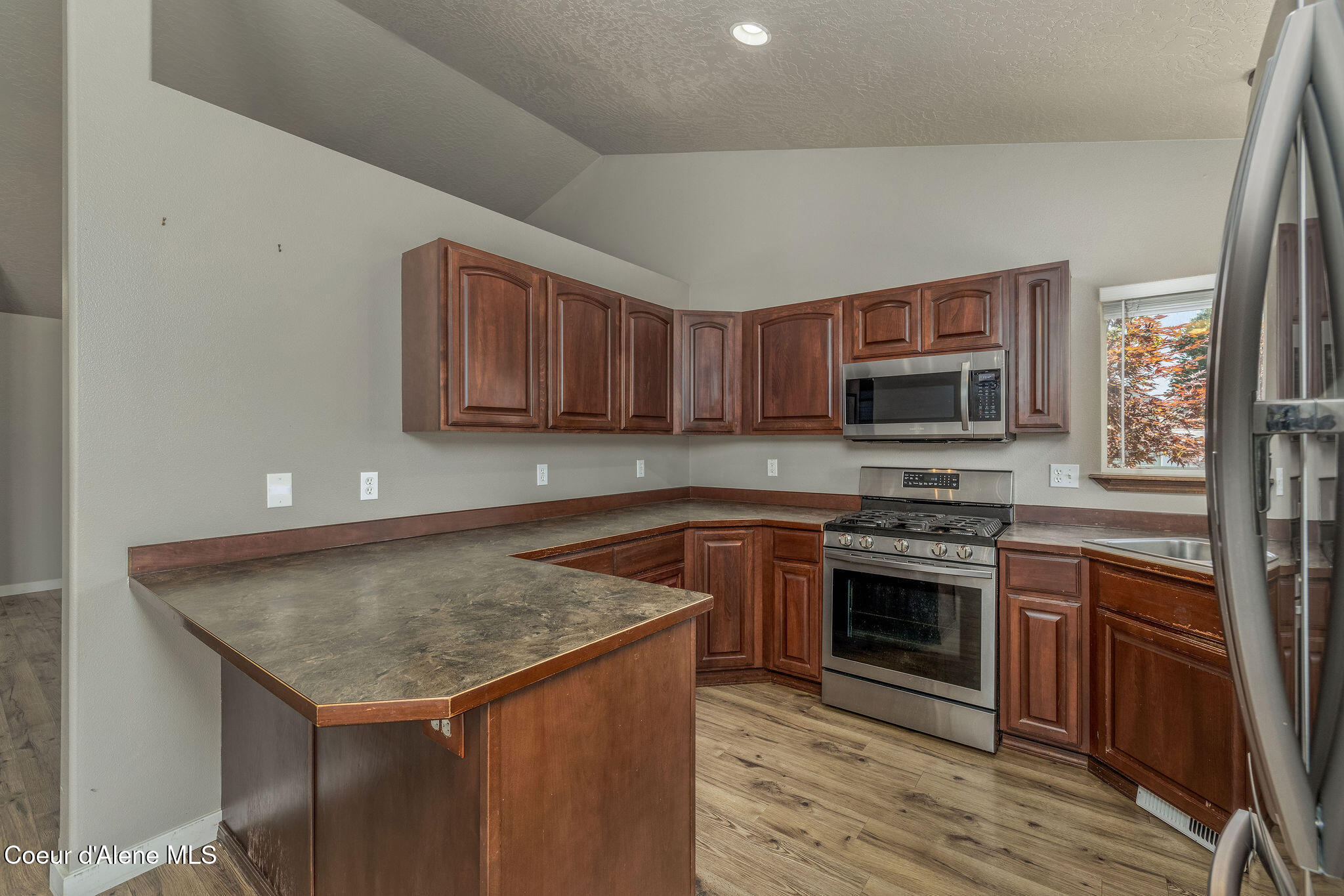 2644 N MACKENZIE DR
