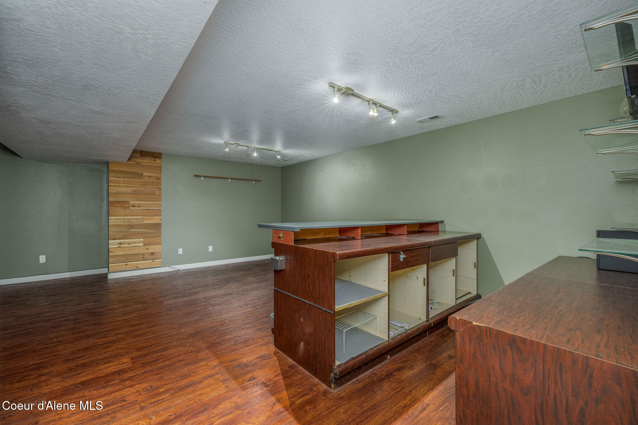 2644 N MACKENZIE DR