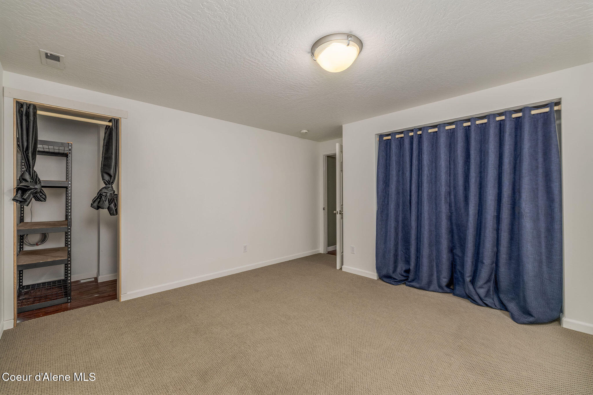 2644 N MACKENZIE DR