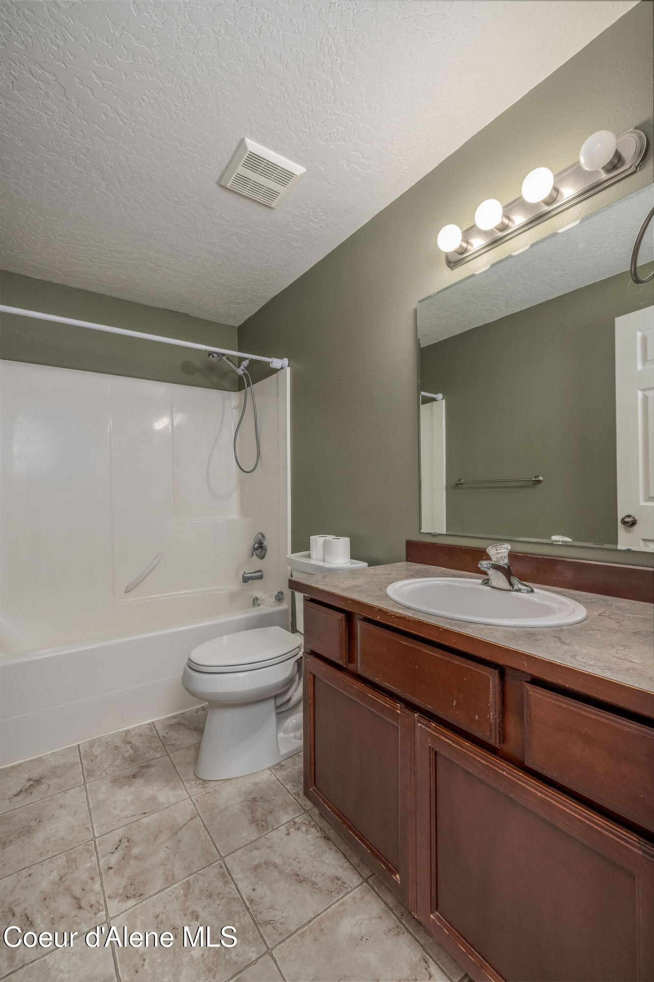 2644 N MACKENZIE DR