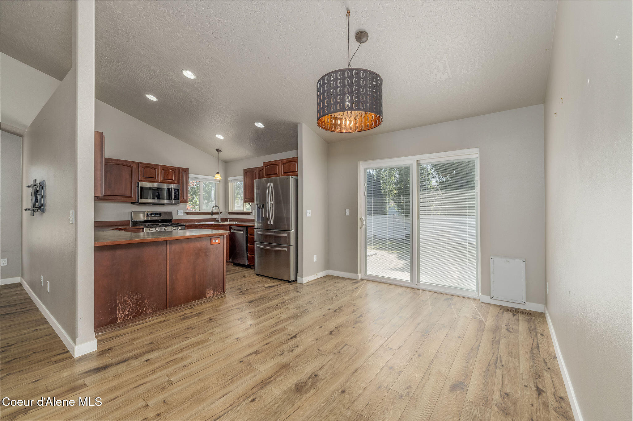 2644 N MACKENZIE DR