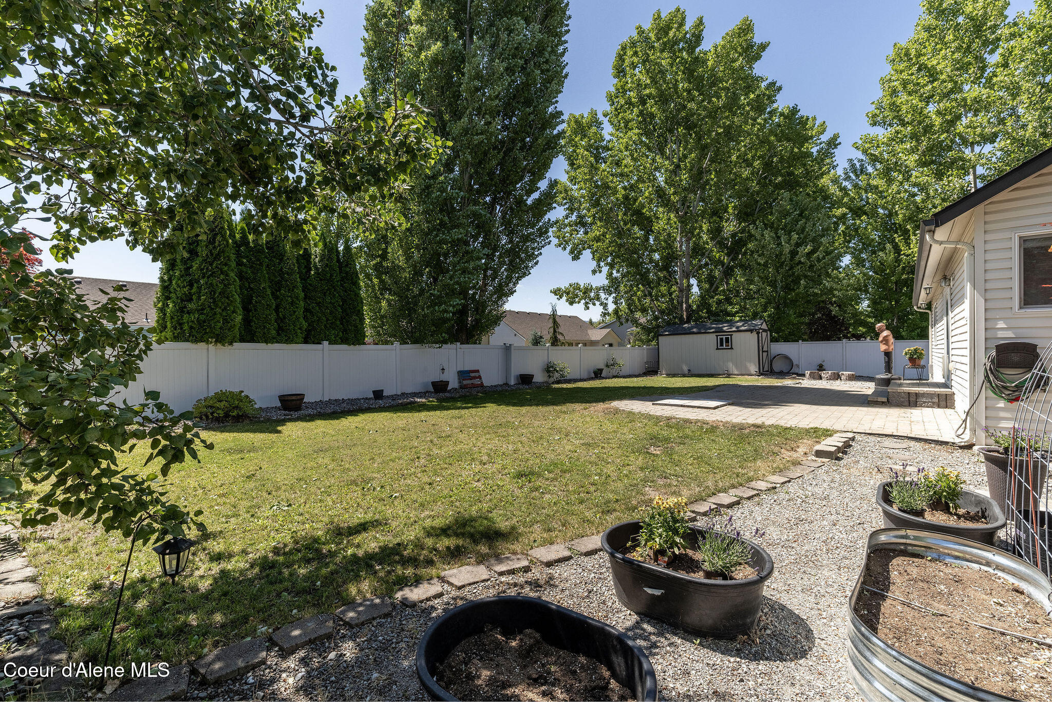 2644 N MACKENZIE DR