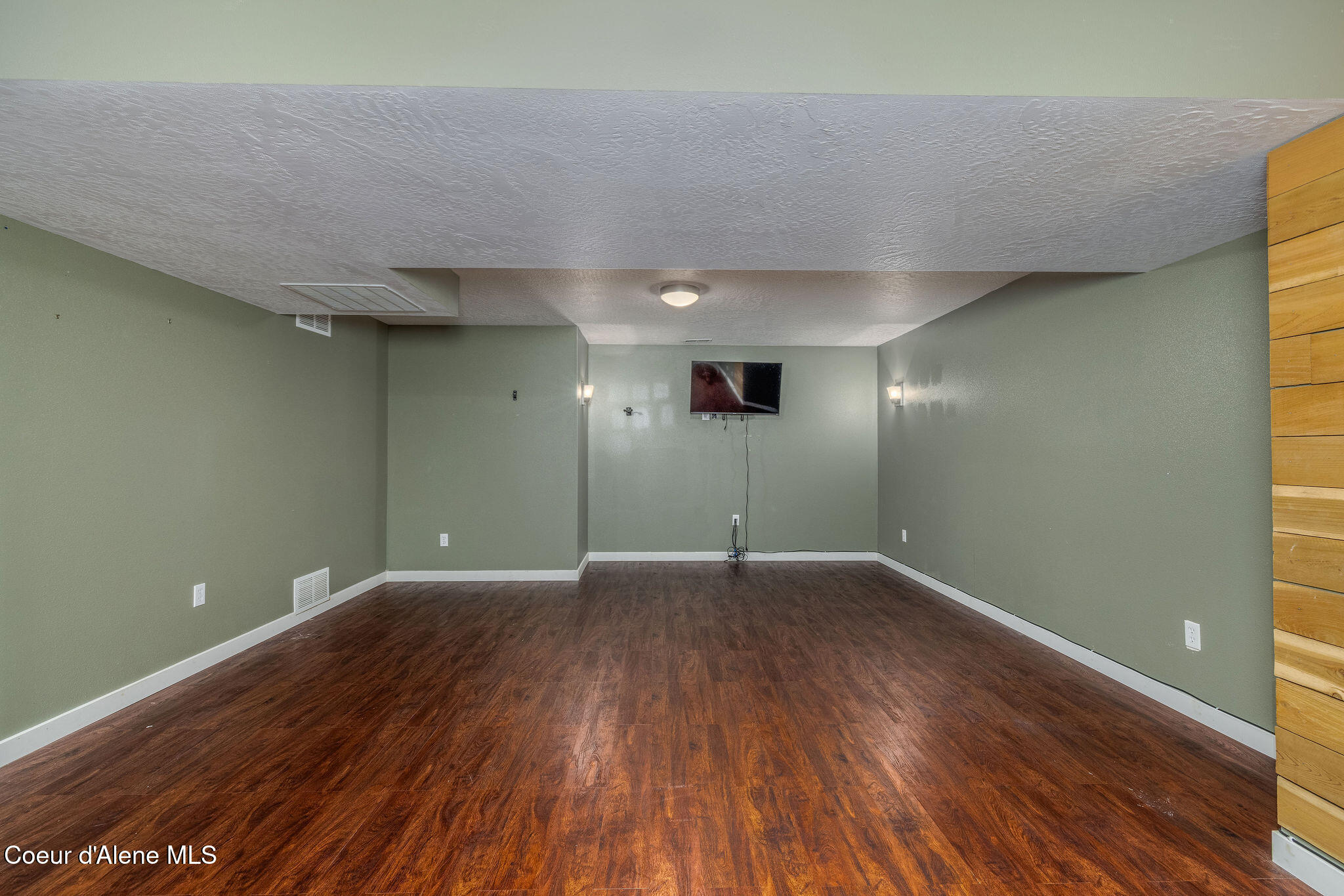 2644 N MACKENZIE DR