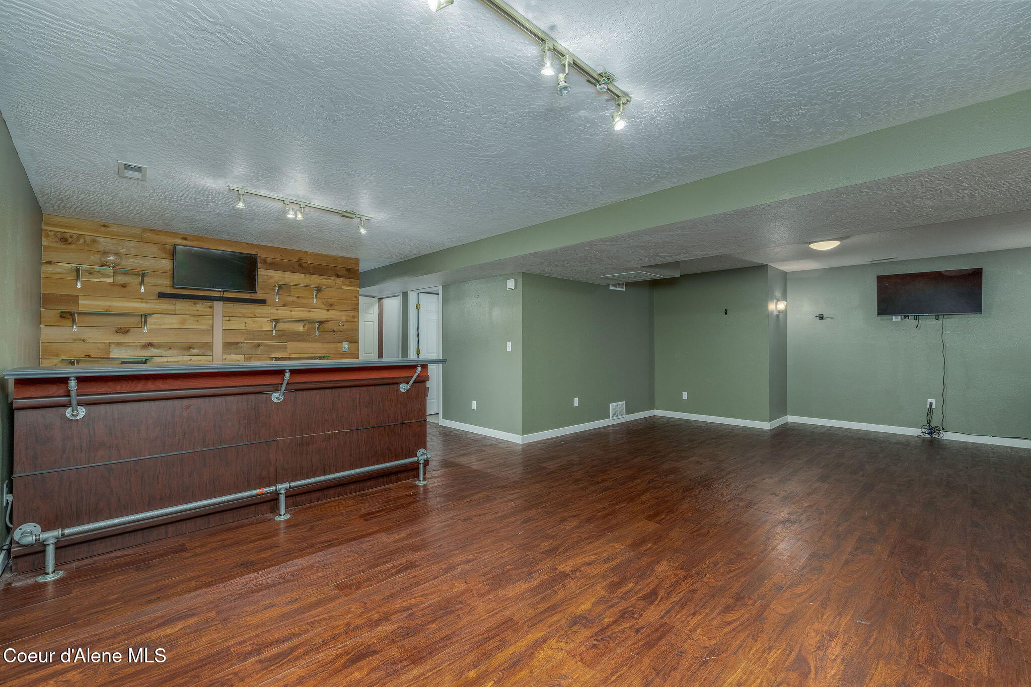 2644 N MACKENZIE DR