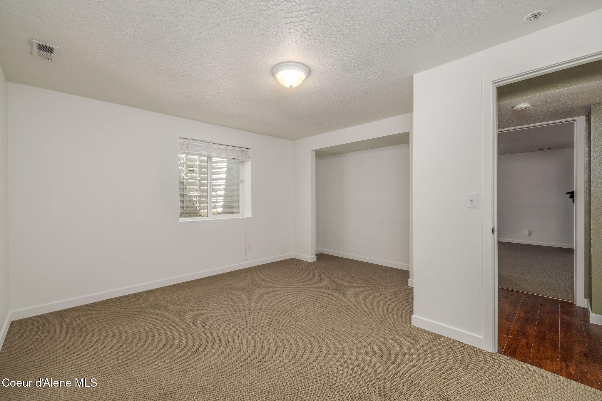 2644 N MACKENZIE DR
