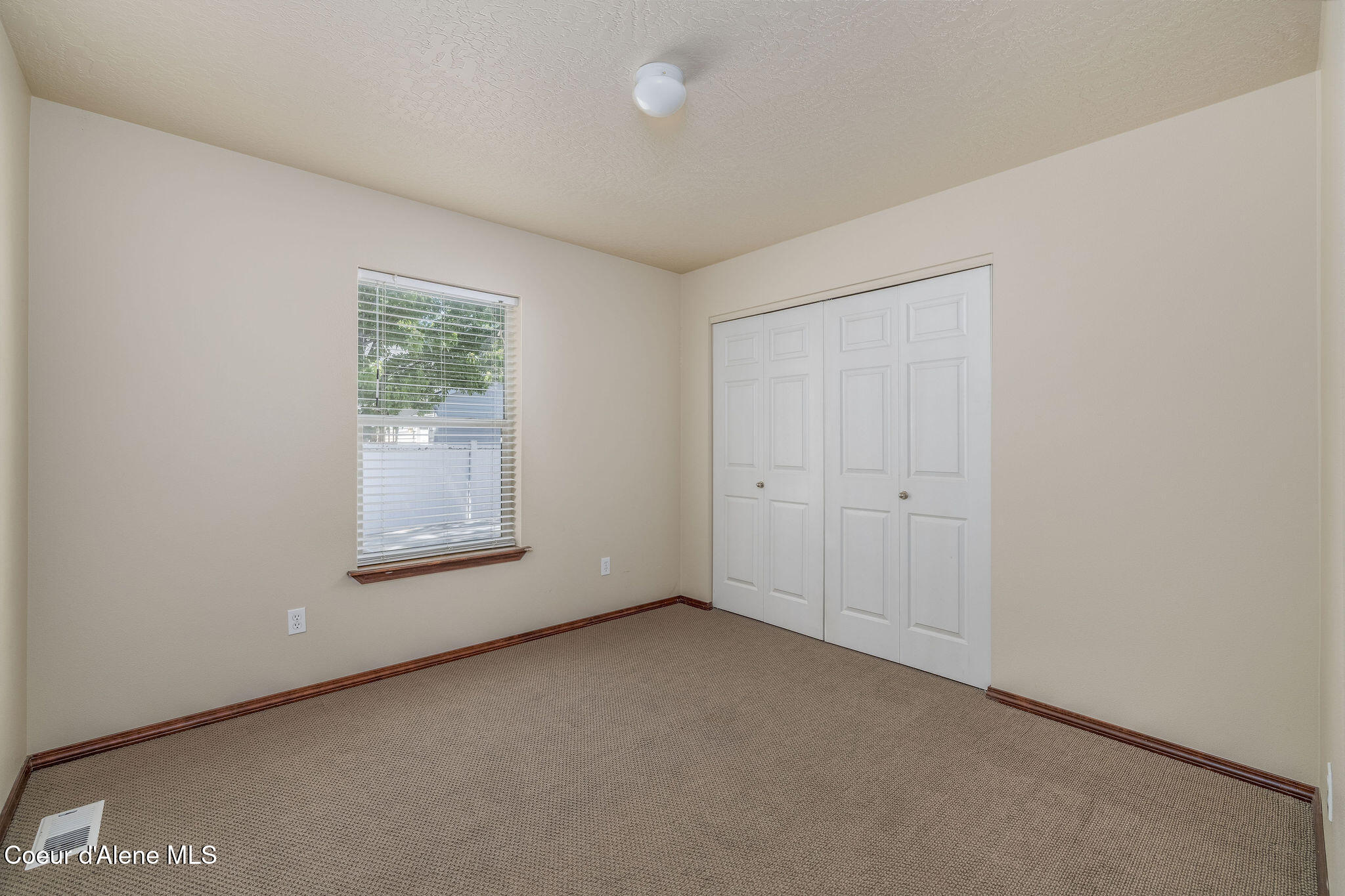 2644 N MACKENZIE DR