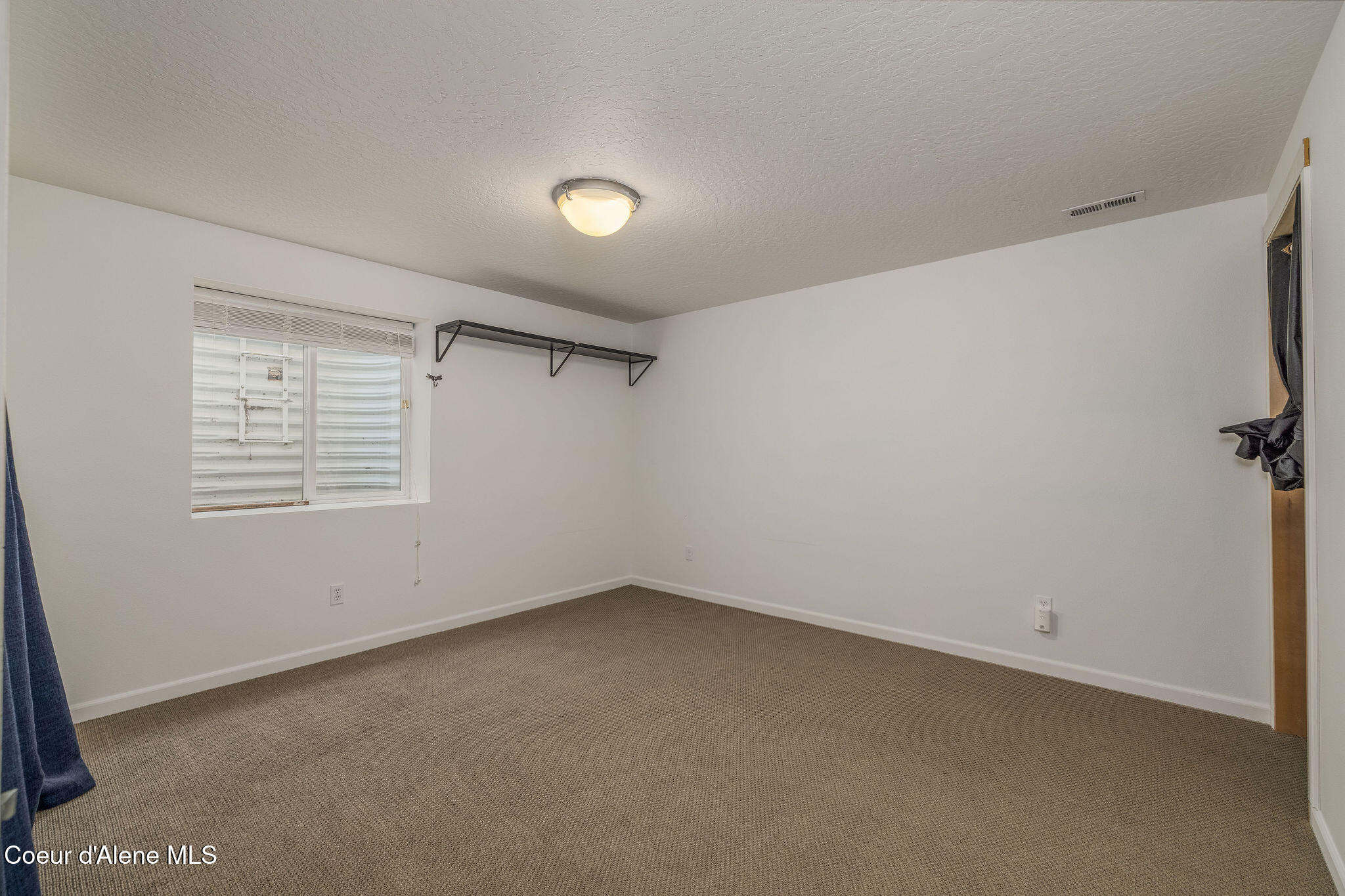 2644 N MACKENZIE DR