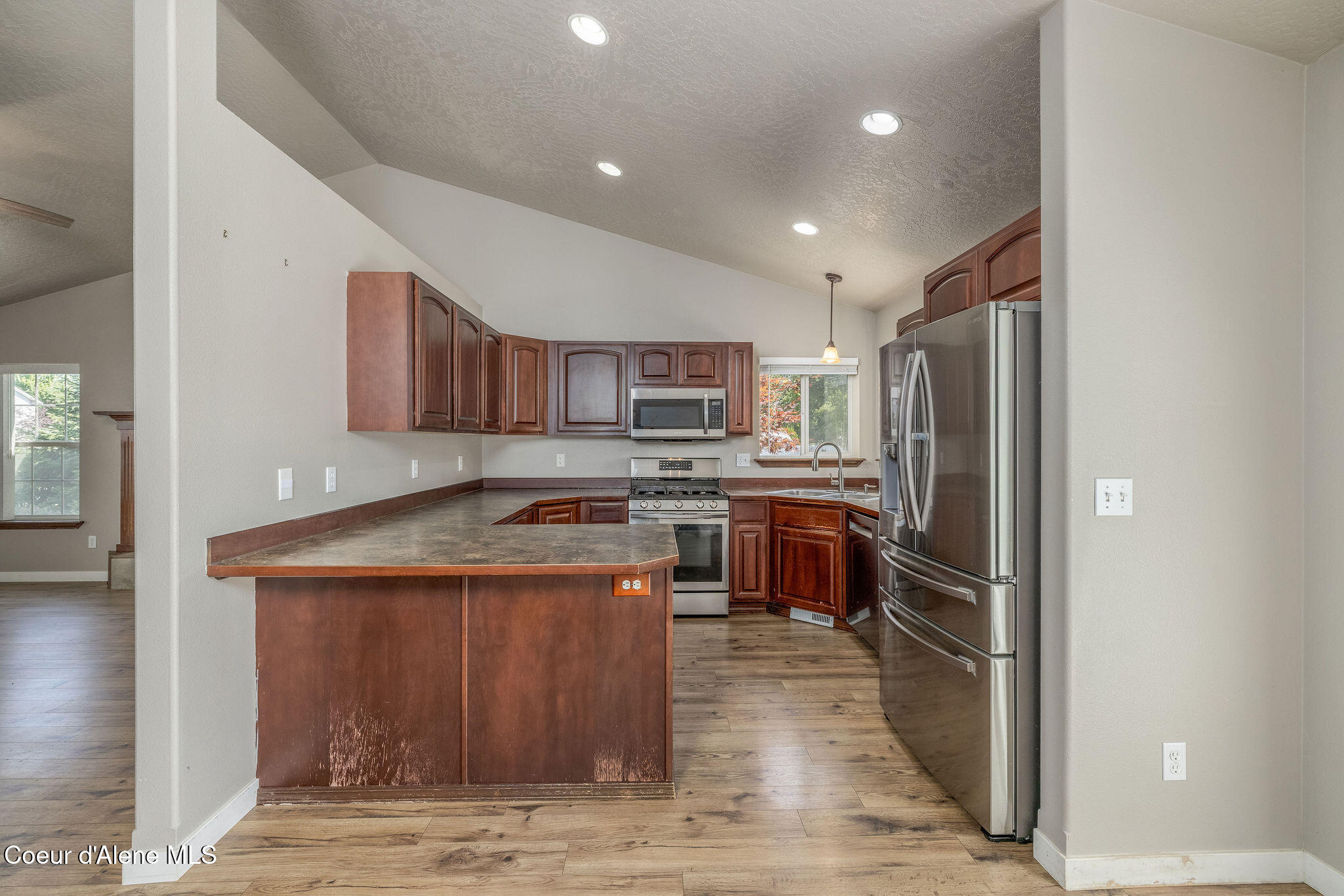 2644 N MACKENZIE DR