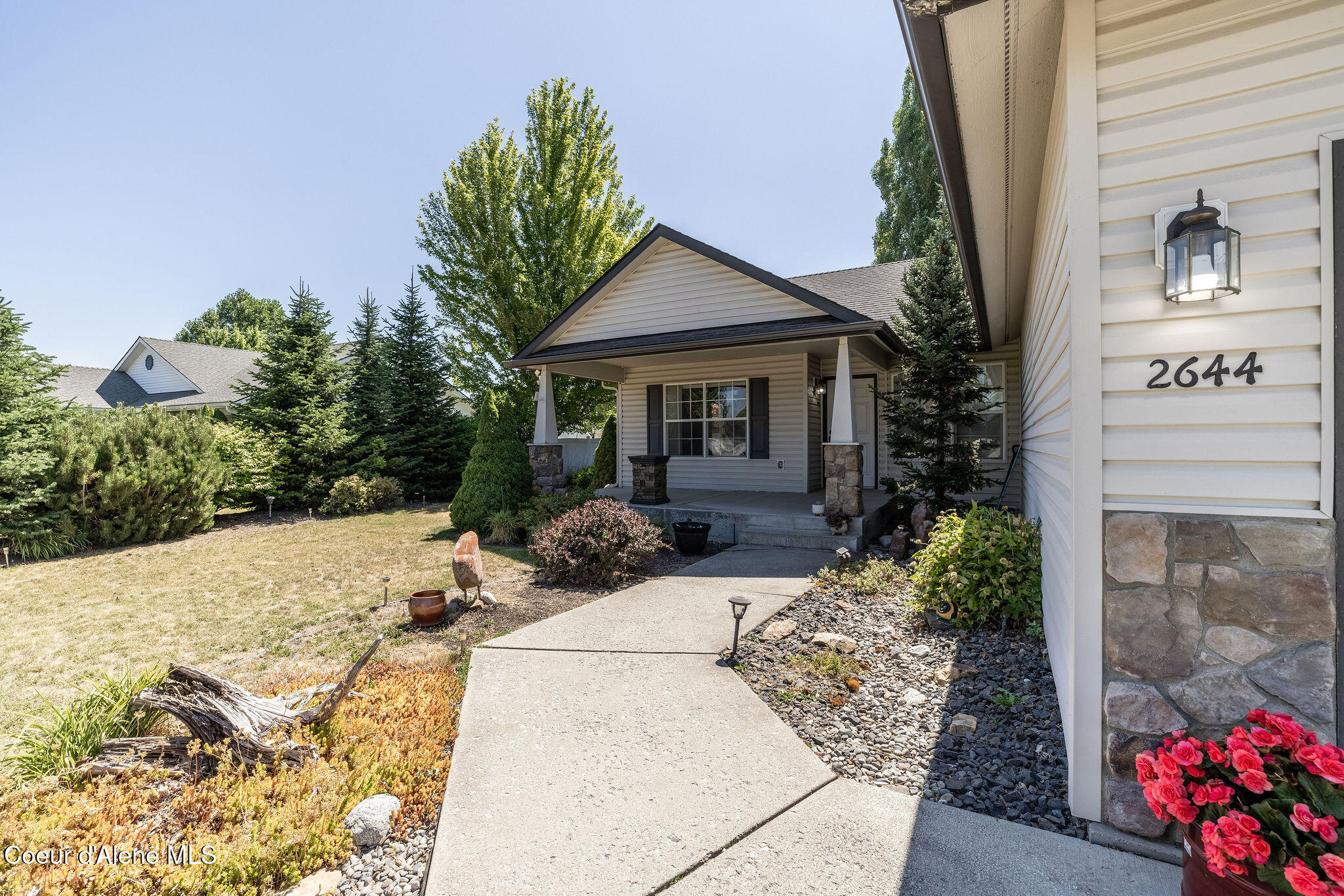 2644 N MACKENZIE DR
