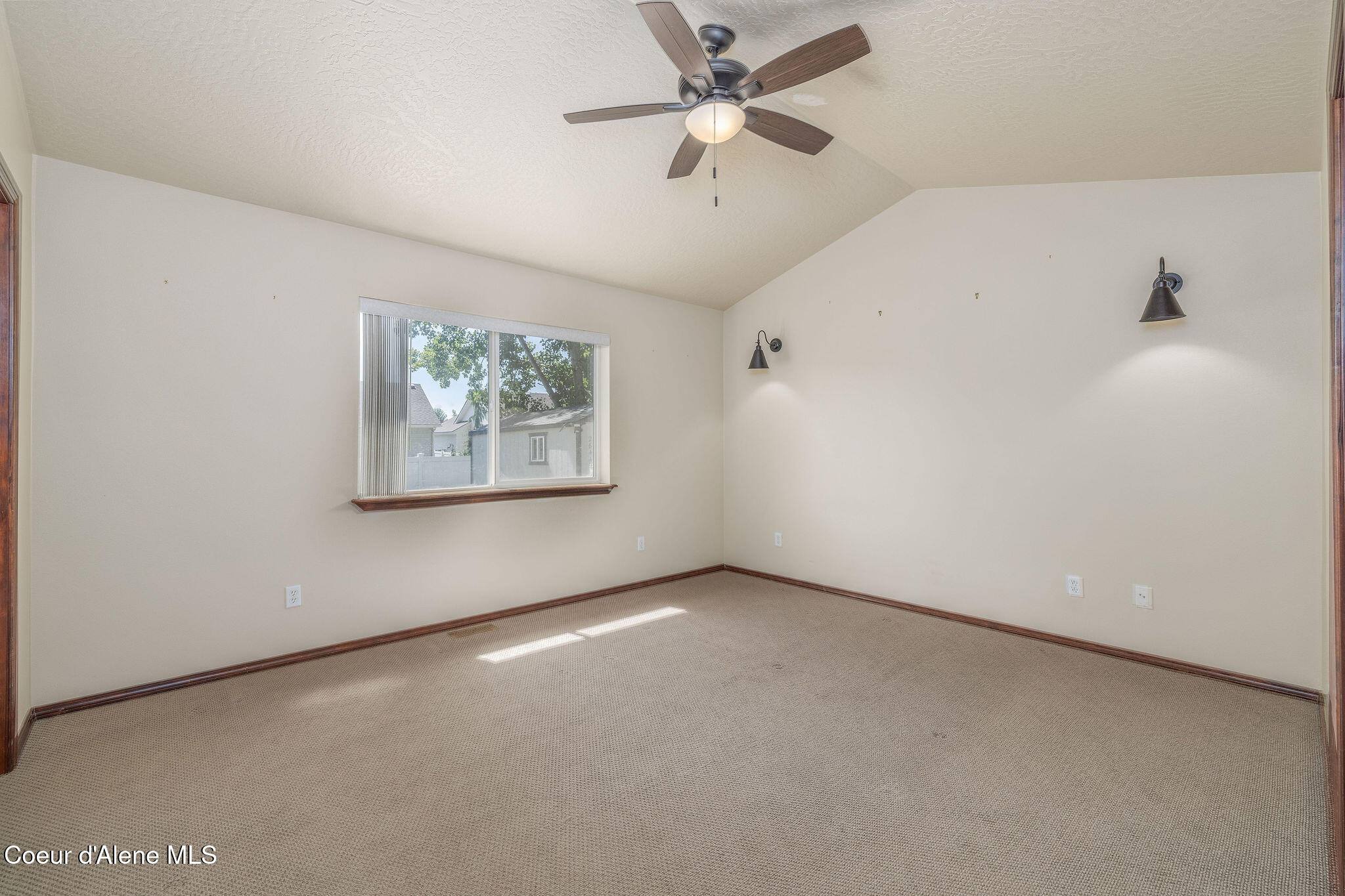 2644 N MACKENZIE DR