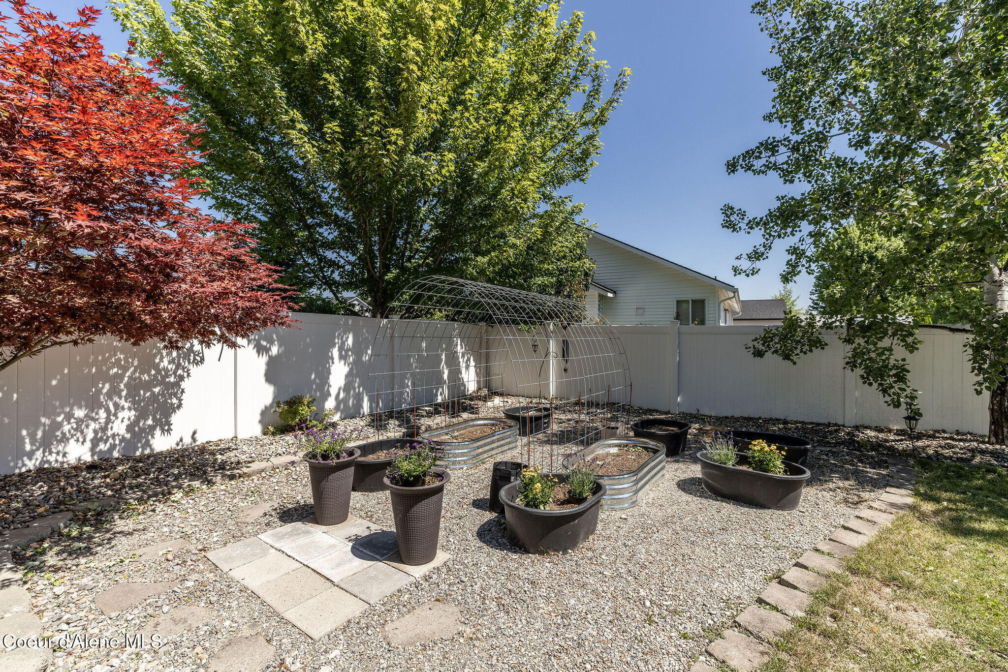 2644 N MACKENZIE DR