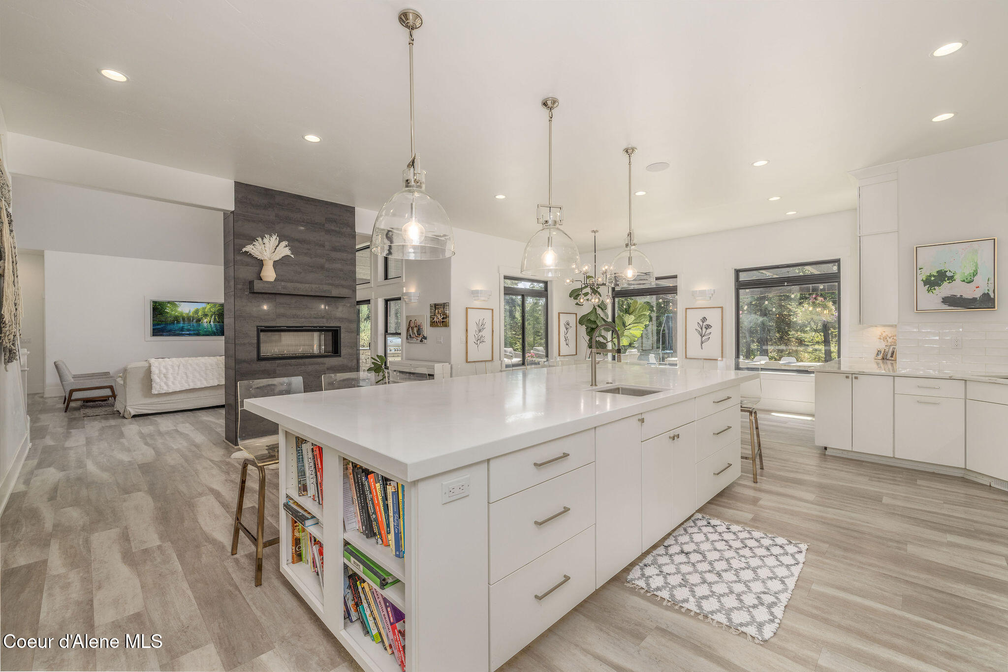 3886 W CIELO VIEW CT