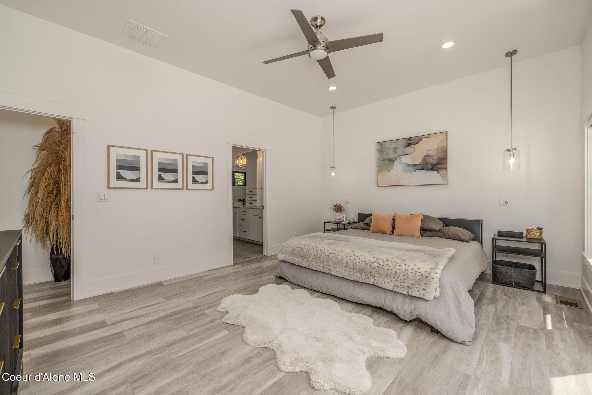 3886 W CIELO VIEW CT
