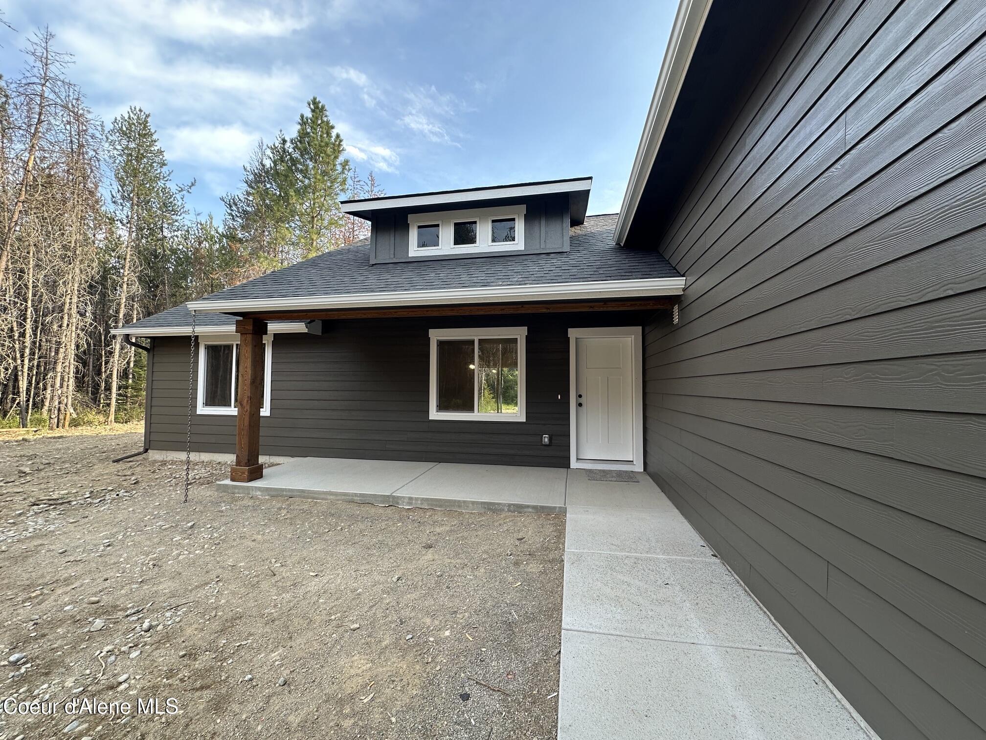 1691 E Silver Spur RD