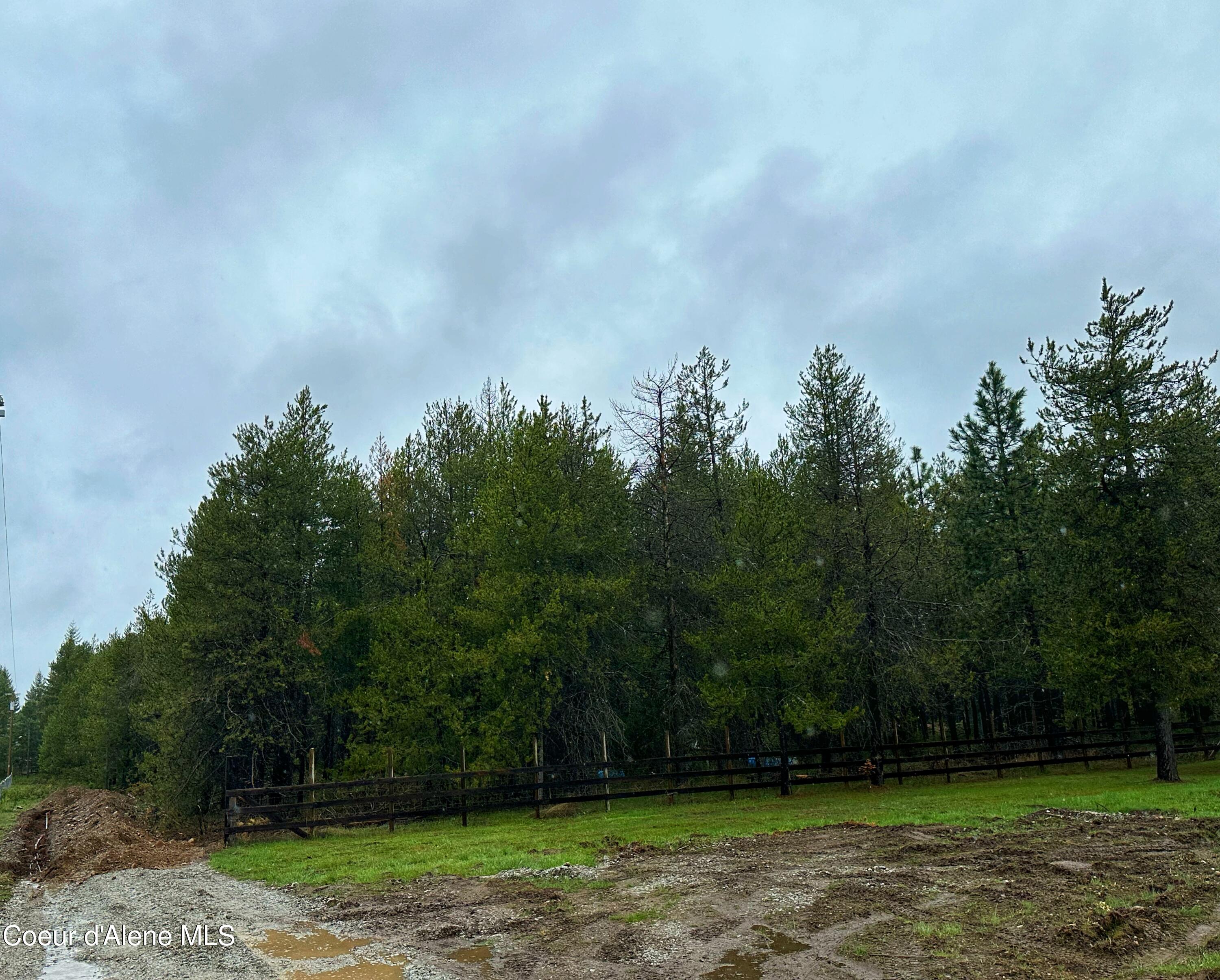 1691 E Silver Spur RD
