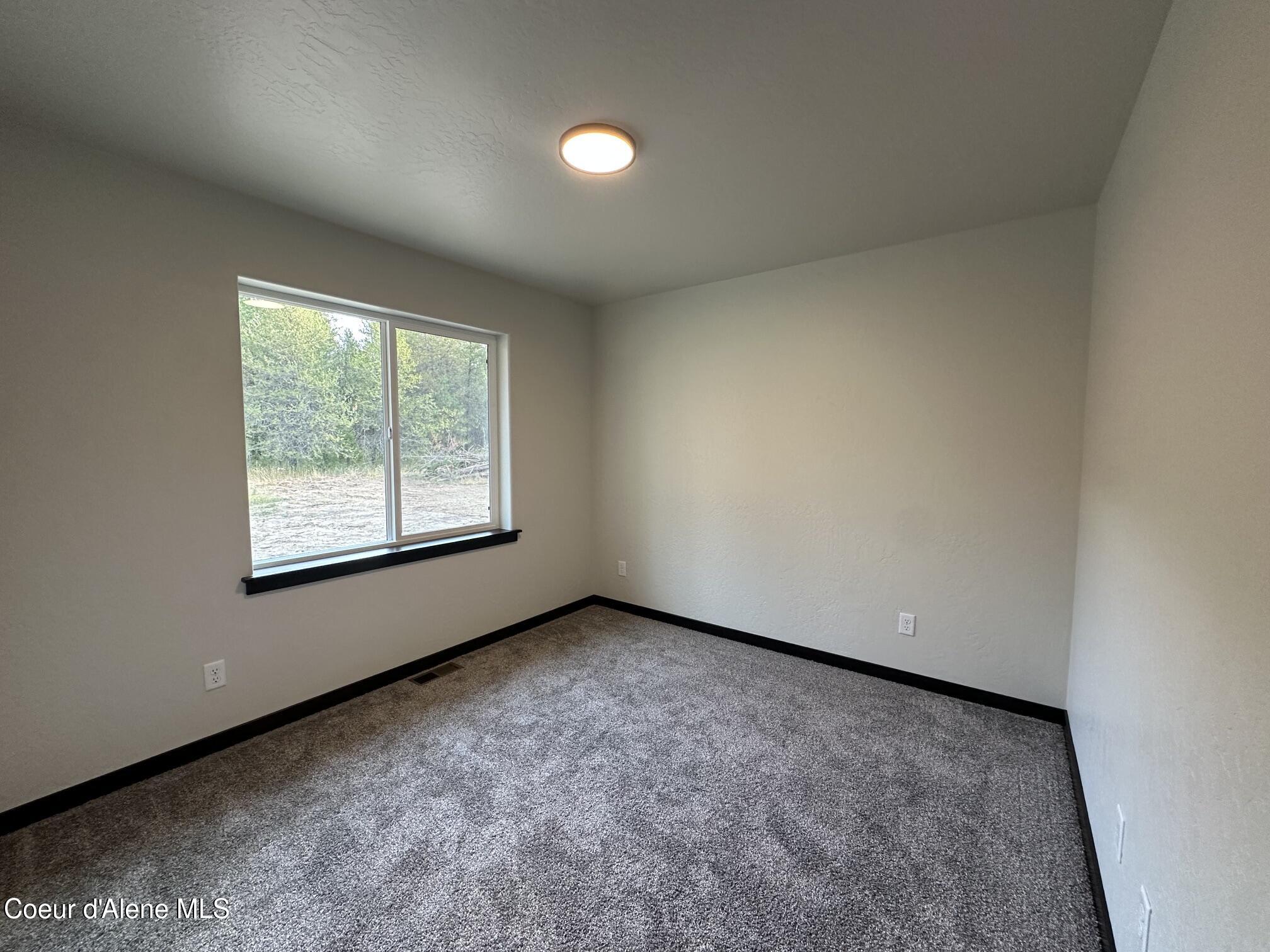 1691 E Silver Spur RD
