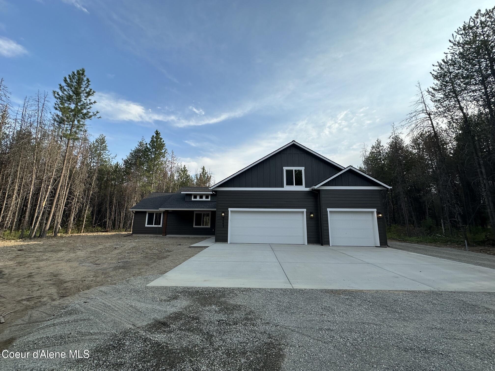 1691 E Silver Spur RD