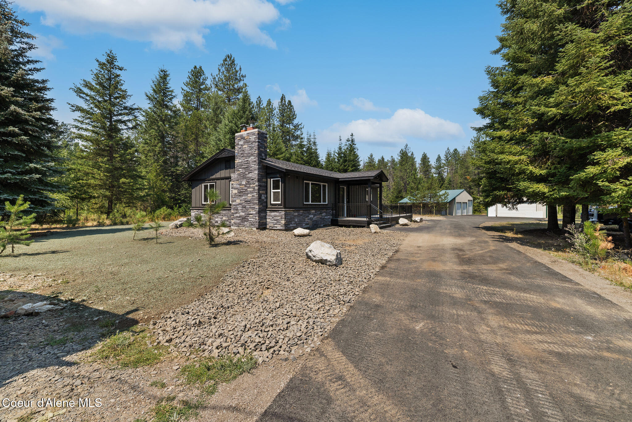 2721 W Seasons RD
