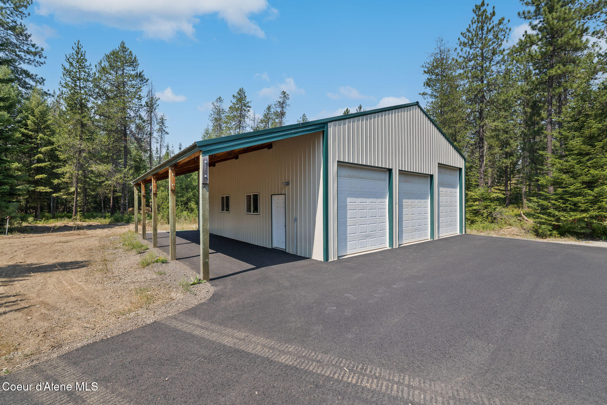 2721 W Seasons RD